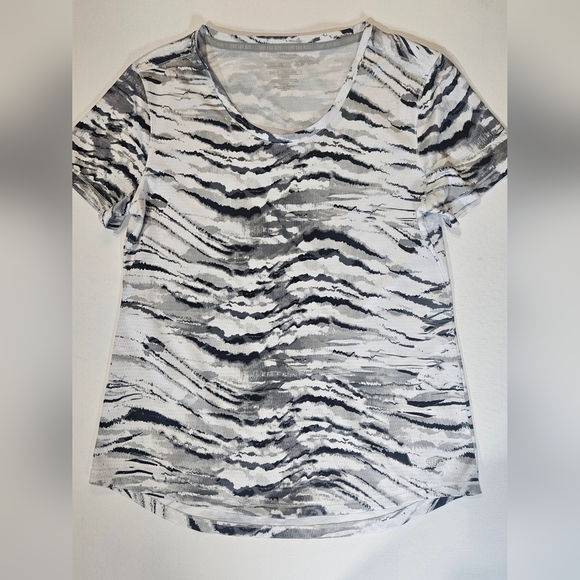 Reel Legends Performance Outfitters‎ T-Shirt Womens Medium Freeline Casual EUC - Picture 1 of 6